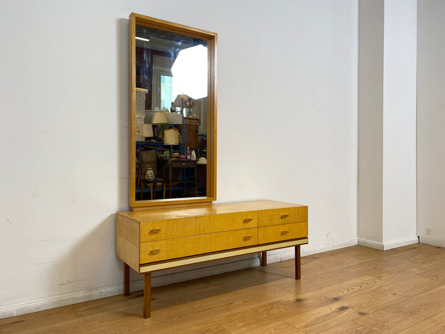 WMK # Schöne und gut erhaltene helle Mid-Century Spiegelkommode in Ahorn mit großem Spiegel & Schubladen # Frisierkommode Schminkkommode Schminktisch Kommode Sideboard Wäschekommode Vintage 60er 70er