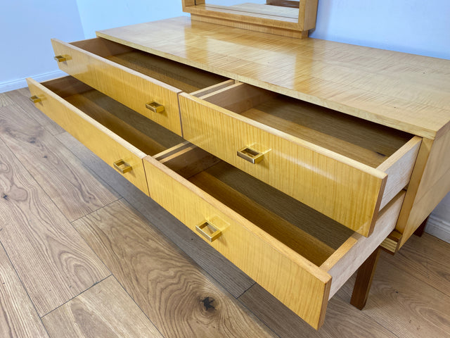 WMK # Schöne und gut erhaltene helle Mid-Century Spiegelkommode in Ahorn mit großem Spiegel & Schubladen # Frisierkommode Schminkkommode Schminktisch Kommode Sideboard Wäschekommode Vintage 60er 70er