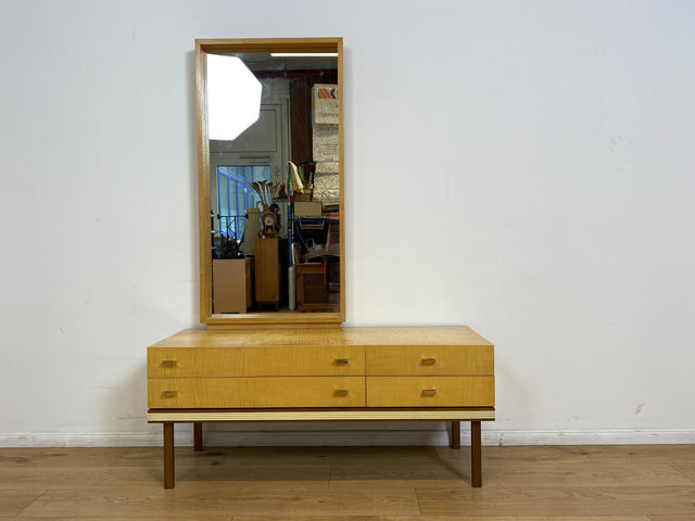WMK # Schöne und gut erhaltene helle Mid-Century Spiegelkommode in Ahorn mit großem Spiegel & Schubladen # Frisierkommode Schminkkommode Schminktisch Kommode Sideboard Wäschekommode Vintage 60er 70er