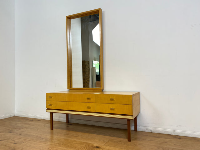 WMK # Schöne und gut erhaltene helle Mid-Century Spiegelkommode in Ahorn mit großem Spiegel & Schubladen # Frisierkommode Schminkkommode Schminktisch Kommode Sideboard Wäschekommode Vintage 60er 70er