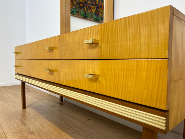 WMK # Schöne und gut erhaltene helle Mid-Century Spiegelkommode in Ahorn mit großem Spiegel & Schubladen # Frisierkommode Schminkkommode Schminktisch Kommode Sideboard Wäschekommode Vintage 60er 70er