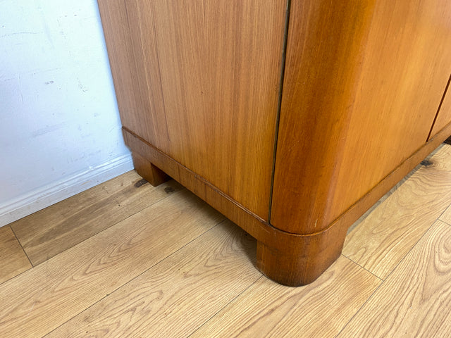 WMK I Besonders schöner heller 30er Jahre Art Deco Kleiderschrank aus vollem Holz I zweitüriger Schrank Wäscheschrank Schlafzimmerschrank Wardrobe Mid-Century Vintage Berlin Hessen Schwerin München