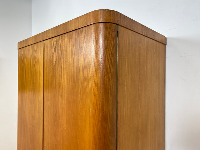 WMK I Besonders schöner heller 30er Jahre Art Deco Kleiderschrank aus vollem Holz I zweitüriger Schrank Wäscheschrank Schlafzimmerschrank Wardrobe Mid-Century Vintage Berlin Hessen Schwerin München