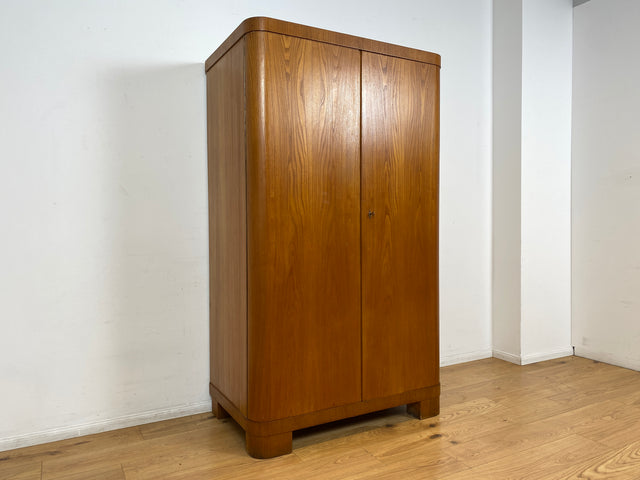 WMK I Besonders schöner heller 30er Jahre Art Deco Kleiderschrank aus vollem Holz I zweitüriger Schrank Wäscheschrank Schlafzimmerschrank Wardrobe Mid-Century Vintage Berlin Hessen Schwerin München