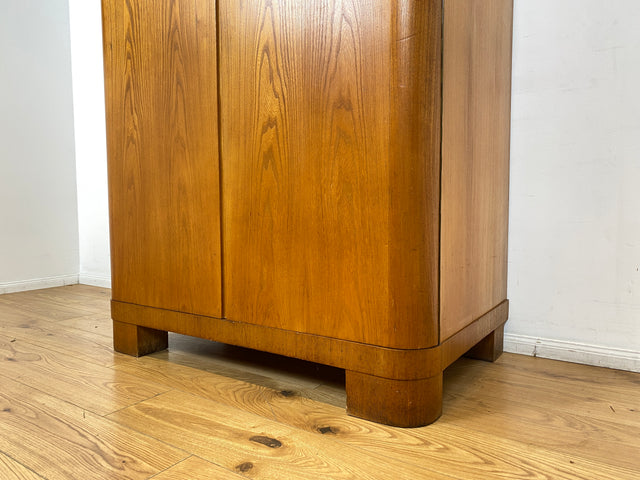 WMK I Besonders schöner heller 30er Jahre Art Deco Kleiderschrank aus vollem Holz I zweitüriger Schrank Wäscheschrank Schlafzimmerschrank Wardrobe Mid-Century Vintage Berlin Hessen Schwerin München