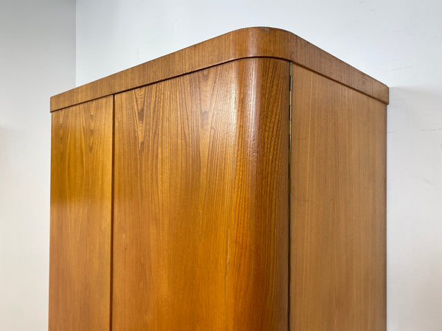 WMK I Besonders schöner heller 30er Jahre Art Deco Kleiderschrank aus vollem Holz I zweitüriger Schrank Wäscheschrank Schlafzimmerschrank Wardrobe Mid-Century Vintage Berlin Hessen Schwerin München