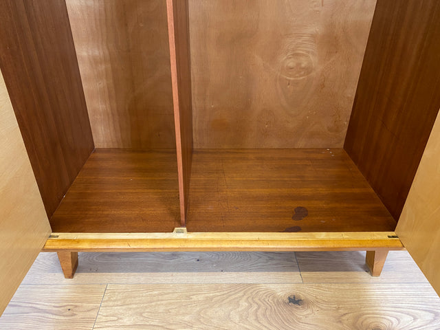 WMK Hochwertiger, stilvoller & sehr gut erhaltener heller 60er Jahre Mid-Century Kleiderschrank aus vollem Holz # Schrank Schlafzimmerschrank Flurschrank Garderobe Wäscheschrank Wardrobe Vintage 50er