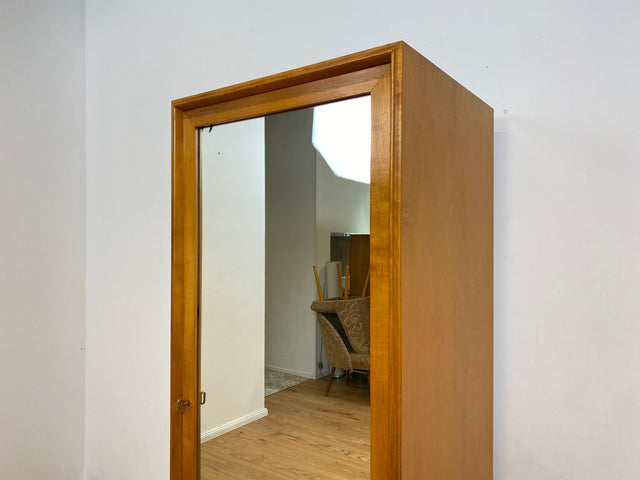 WMK Stilvoller & gut erhaltener heller 60er Jahre Mid-Century Wäscheschrank aus vollem Holz mit Spiegeltür # Schrank Schlafzimmerschrank Flurschrank Spiegelschrank Kleiderschrank Wardrobe Vintage 50er