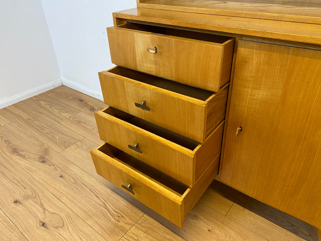 WMK # Hochwertiger & gut erhaltener heller Mid-Century Bücherschrank von Musterring aus vollem Holz mit Schubladen & Messinggriffen # Bücherregal Regal Kommode Sideboard Wohnzimmerschrank 60er Vintage
