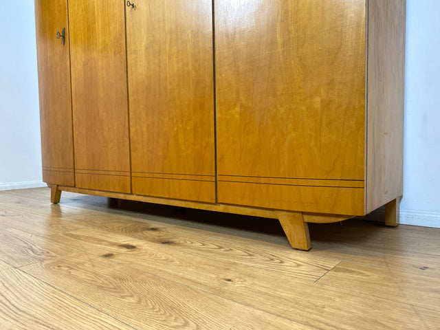 WMK I Versand 85€ I Formschöner heller Mid-Century Kleiderschrank aus vollem Holz I Schrank Schlafzimmerschrank Wäscheschrank Wardrobe 50er 60er Vintage I Berlin Düsseldorf Magdeburg Bayern Hannover