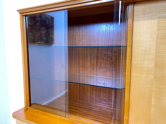 WMK I Besonders schöner heller Mid-Century Wohnzimmerschrank "Berlin" mit Vitrine und Glasböden I Schrank Highboard Anrichte Wohnwand Buffet Cabinet Sideboard Vintage 50er 60er München Köln Dresden