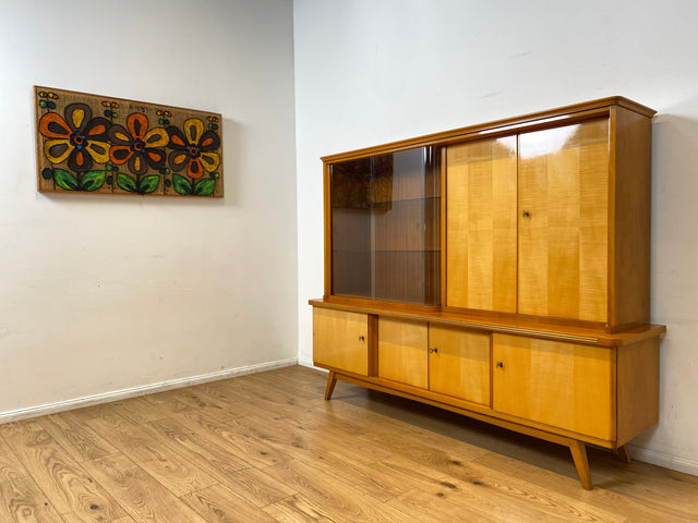 WMK I Besonders schöner heller Mid-Century Wohnzimmerschrank "Berlin" mit Vitrine und Glasböden I Schrank Highboard Anrichte Wohnwand Buffet Cabinet Sideboard Vintage 50er 60er München Köln Dresden
