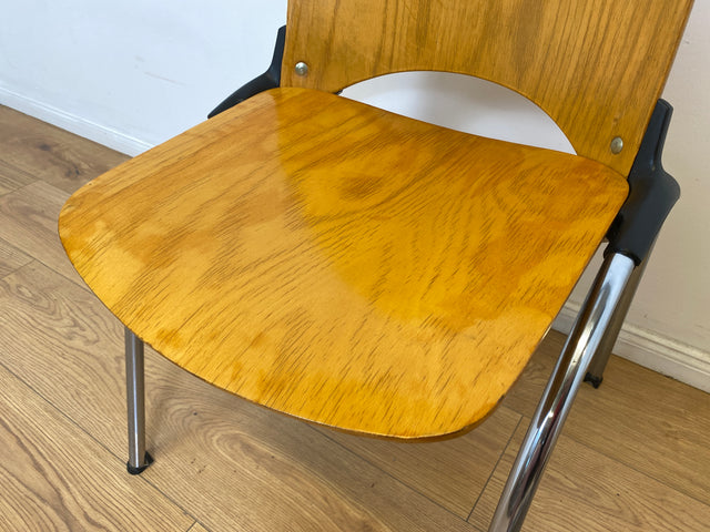 WMK I 1/10 Formschöner und sehr stabiler heller Vintage Stapelstuhl auf Chrom Füßen I Stuhl Holzstuhl Küchenstuhl Esszimmerstuhl Konferenzstuhl Cafe Gastro Industrial Design Berlin Hannover Landshut