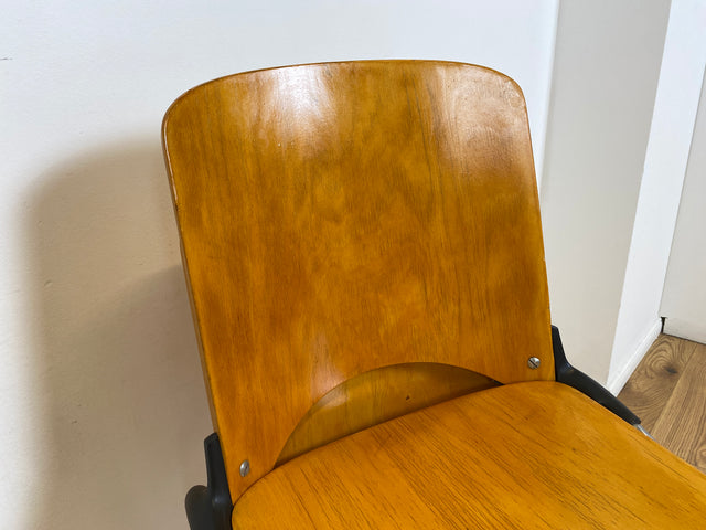 WMK I 1/10 Formschöner und sehr stabiler heller Vintage Stapelstuhl auf Chrom Füßen I Stuhl Holzstuhl Küchenstuhl Esszimmerstuhl Konferenzstuhl Cafe Gastro Industrial Design Berlin Hannover Landshut