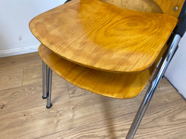 WMK I 1/10 Formschöner und sehr stabiler heller Vintage Stapelstuhl auf Chrom Füßen I Stuhl Holzstuhl Küchenstuhl Esszimmerstuhl Konferenzstuhl Cafe Gastro Industrial Design Berlin Hannover Landshut