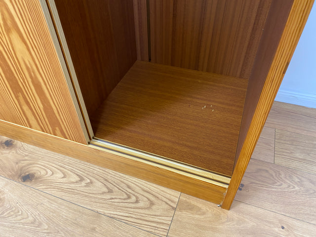 WMK # Stilvoller und sehr gut erhaltener heller skandinavischer Kleiderschrank mit Schiebetüren und geräumigen Aufsatz # Schrank großer Schlafzimmerschrank Wäscheschrank Wardrobe Danish Design Vintage
