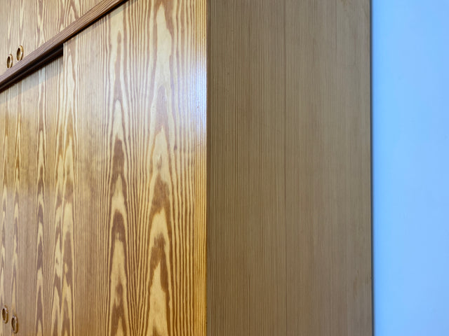 WMK # Stilvoller und sehr gut erhaltener heller skandinavischer Kleiderschrank mit Schiebetüren und geräumigen Aufsatz # Schrank großer Schlafzimmerschrank Wäscheschrank Wardrobe Danish Design Vintage