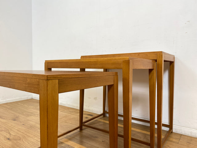 WMK I Stilvoller heller skandinavischer Mid-Century 3-in-1 Satztisch I Couchtisch Wohnzimmertisch Beistelltisch Side Coffee Nesting Table Blumen Tisch Bank Danish Design Vintage Berlin Leipzig Hamburg