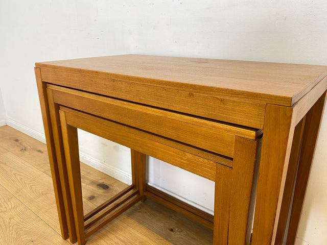 WMK I Stilvoller heller skandinavischer Mid-Century 3-in-1 Satztisch I Couchtisch Wohnzimmertisch Beistelltisch Side Coffee Nesting Table Blumen Tisch Bank Danish Design Vintage Berlin Leipzig Hamburg