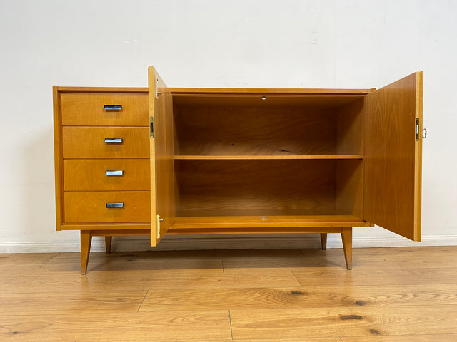 WMK I Versand 85€ I Stilvolles helles Mid-Century Sideboard mit Schubladen von VEB Südthüringer Möbelwerken, 1965 I Kommode Schrank Anrichte TV Bank Lowboard Cabinet 60er Vintage DDR Berlin Köln Trier
