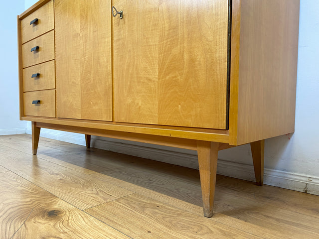 WMK I Versand 85€ I Stilvolles helles Mid-Century Sideboard mit Schubladen von VEB Südthüringer Möbelwerken, 1965 I Kommode Schrank Anrichte TV Bank Lowboard Cabinet 60er Vintage DDR Berlin Köln Trier