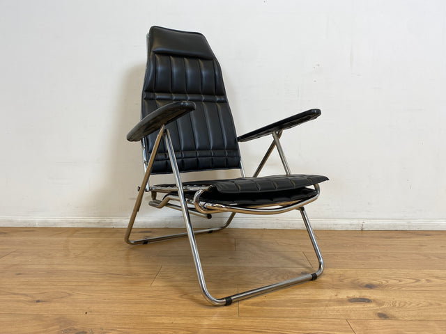 WMK I Hochwertiger italienischer 70er Jahre Designer Klappstuhl von Maule Marga in schwarzem Skai auf Chrom I Klappsessel Sessel Stuhl Liege Relax Sonnenliege Sun Chair Kunst Leder Space Age Vintage