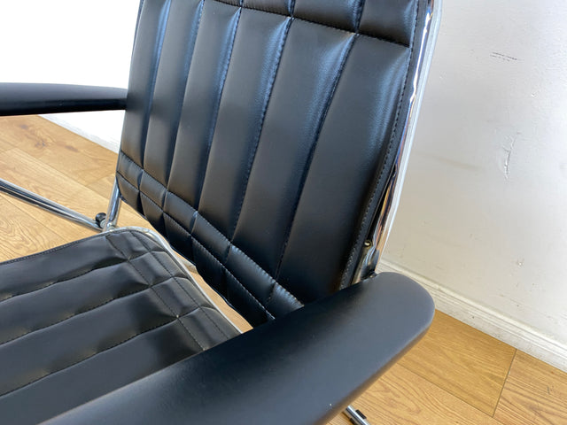WMK I Hochwertiger italienischer 70er Jahre Designer Klappstuhl von Maule Marga in schwarzem Skai auf Chrom I Klappsessel Sessel Stuhl Liege Relax Sonnenliege Sun Chair Kunst Leder Space Age Vintage