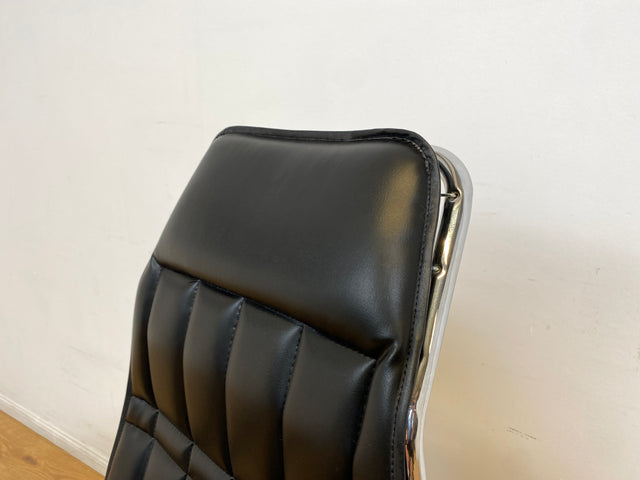 WMK I Hochwertiger italienischer 70er Jahre Designer Klappstuhl von Maule Marga in schwarzem Skai auf Chrom I Klappsessel Sessel Stuhl Liege Relax Sonnenliege Sun Chair Kunst Leder Space Age Vintage