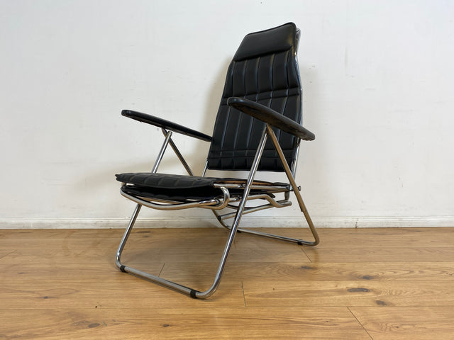 WMK I Hochwertiger italienischer 70er Jahre Designer Klappstuhl von Maule Marga in schwarzem Skai auf Chrom I Klappsessel Sessel Stuhl Liege Relax Sonnenliege Sun Chair Kunst Leder Space Age Vintage