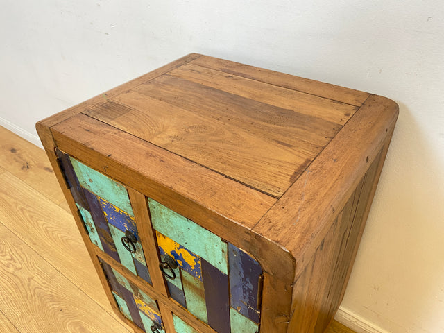 Boatwood by WMK I Besonders schöne kleine Kommode mit 4 Fächern I handmade Unikat aus altem Bootsholz I Teakholz massiv I Wäschekommode Nachtschrank Nachttisch Nachkommode Potsdam Dortmund Frankfurt