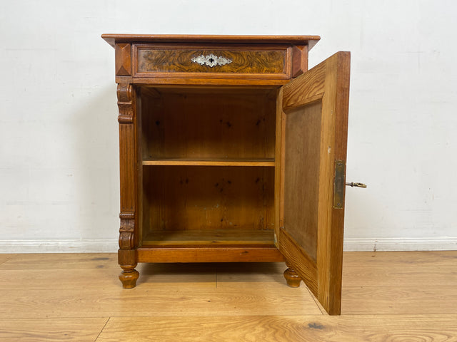 WMK I Vornehme kleine antike Kommode aus vollem Holz in Nussbaumwurzel mit Schublade , um 1880 I Schrank Schränkchen Ablage Flur Wäsche Vertiko Gründerzeit Historismus Vintage Berlin München Dresden