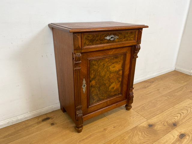 WMK I Vornehme kleine antike Kommode aus vollem Holz in Nussbaumwurzel mit Schublade , um 1880 I Schrank Schränkchen Ablage Flur Wäsche Vertiko Gründerzeit Historismus Vintage Berlin München Dresden