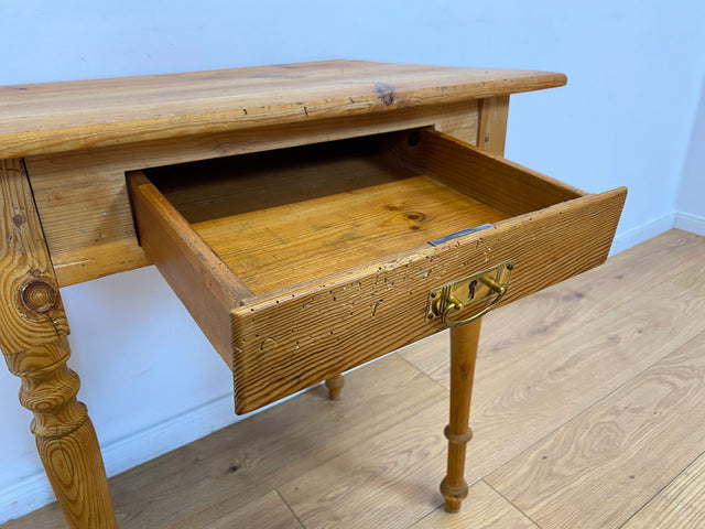 WMK # Hübsche kleine antike Kommode aus vollem Holz mit Schublade und gedrechselten Füßen und Messinggriff # Beistelltisch Flurkommode Konsole Konsolentisch Weichholz Biedermeier Jugendstil Vintage
