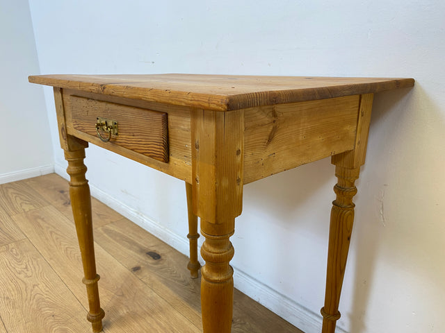 WMK # Hübsche kleine antike Kommode aus vollem Holz mit Schublade und gedrechselten Füßen und Messinggriff # Beistelltisch Flurkommode Konsole Konsolentisch Weichholz Biedermeier Jugendstil Vintage