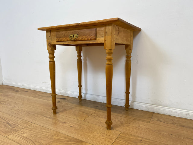 WMK # Hübsche kleine antike Kommode aus vollem Holz mit Schublade und gedrechselten Füßen und Messinggriff # Beistelltisch Flurkommode Konsole Konsolentisch Weichholz Biedermeier Jugendstil Vintage