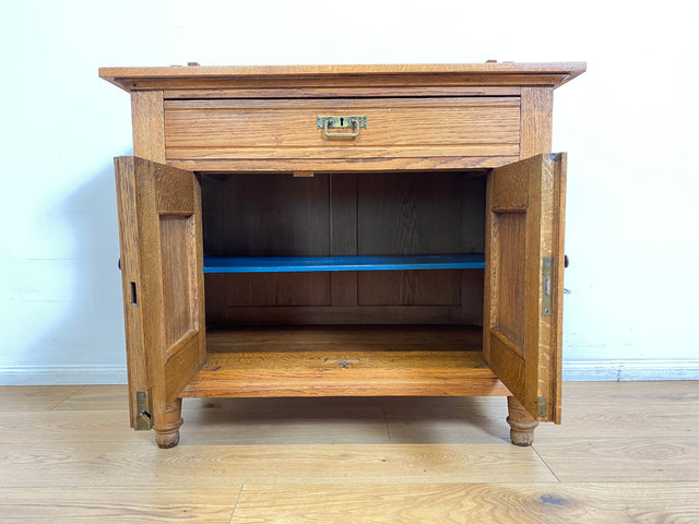 WMK I Besonders schöne, kleine dänische Jugendstil Anrichte aus vollem Eichenholz mit Aufsatz I Schrank Kommode Sideboard Wäschekommode Wickelkommode Antik Gründerzeit Vintage Berlin Leipzig Bayern