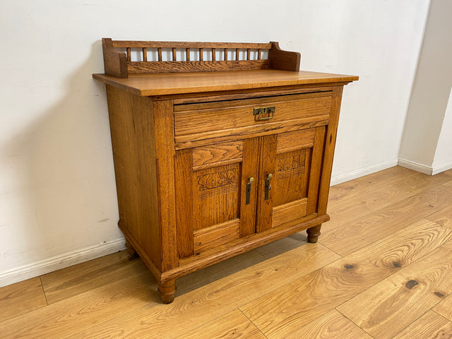 WMK I Besonders schöne, kleine dänische Jugendstil Anrichte aus vollem Eichenholz mit Aufsatz I Schrank Kommode Sideboard Wäschekommode Wickelkommode Antik Gründerzeit Vintage Berlin Leipzig Bayern