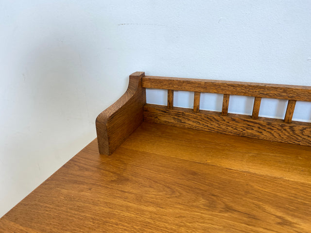 WMK I Besonders schöne, kleine dänische Jugendstil Anrichte aus vollem Eichenholz mit Aufsatz I Schrank Kommode Sideboard Wäschekommode Wickelkommode Antik Gründerzeit Vintage Berlin Leipzig Bayern