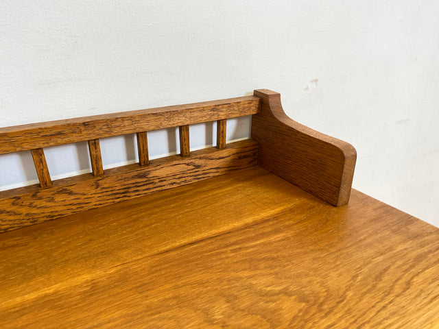 WMK I Besonders schöne, kleine dänische Jugendstil Anrichte aus vollem Eichenholz mit Aufsatz I Schrank Kommode Sideboard Wäschekommode Wickelkommode Antik Gründerzeit Vintage Berlin Leipzig Bayern