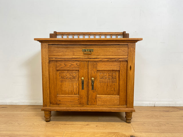 WMK I Besonders schöne, kleine dänische Jugendstil Anrichte aus vollem Eichenholz mit Aufsatz I Schrank Kommode Sideboard Wäschekommode Wickelkommode Antik Gründerzeit Vintage Berlin Leipzig Bayern