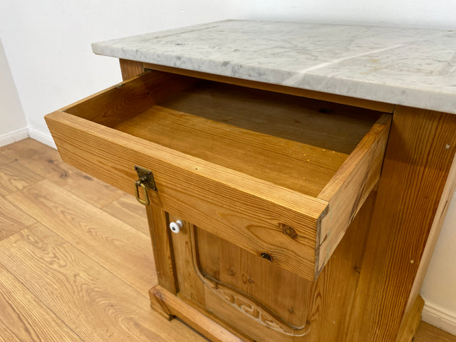 WMK Hübsche kleine dänische antike Kommode aus vollem Holz mit Marmor Auflage, Schublade und Messinggriffen # Marmorkommode Flurkommode Waschtisch Ablage Wickelkommode Weichholz Jugendstil Vintage