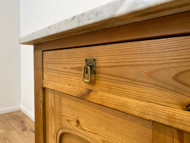WMK Hübsche kleine dänische antike Kommode aus vollem Holz mit Marmor Auflage, Schublade und Messinggriffen # Marmorkommode Flurkommode Waschtisch Ablage Wickelkommode Weichholz Jugendstil Vintage