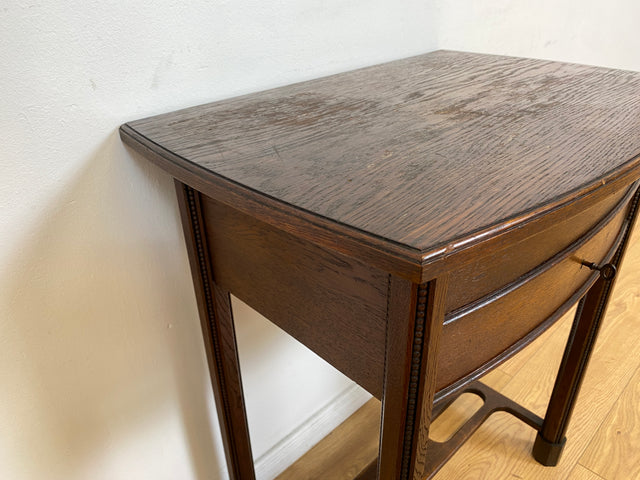 WMK # Formschöne und sehr gut erhaltene kleine dunkle antike Kommode aus vollem Holz mit abschließbaren Schubladen # Beistelltisch Nähkommode Flurkommode Schränkchen Telefontisch Jugendstil Vintage