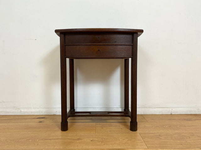 WMK # Formschöne und sehr gut erhaltene kleine dunkle antike Kommode aus vollem Holz mit abschließbaren Schubladen # Beistelltisch Nähkommode Flurkommode Schränkchen Telefontisch Jugendstil Vintage