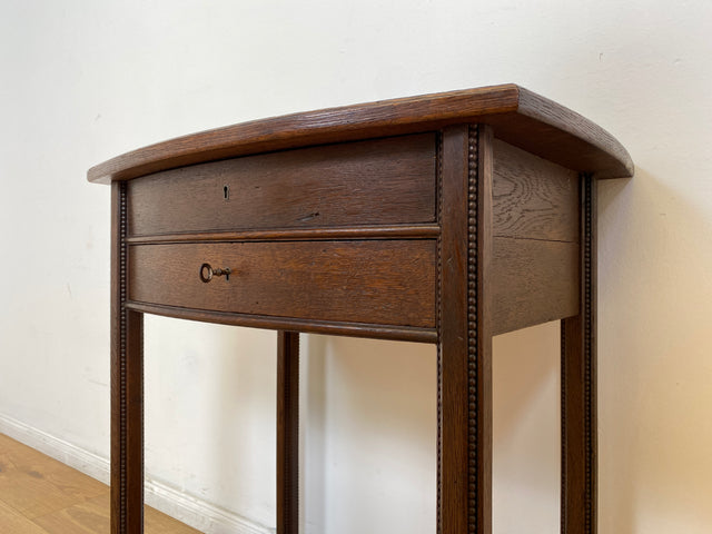 WMK # Formschöne und sehr gut erhaltene kleine dunkle antike Kommode aus vollem Holz mit abschließbaren Schubladen # Beistelltisch Nähkommode Flurkommode Schränkchen Telefontisch Jugendstil Vintage