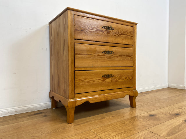 WMK I Wunderschöne kleine nordische antike Kommode aus vollem Holz mit Schubladen und Messingbeschlägen I Schrank Flur Weichholz Wäsche Bauern Landhaus Vintage Biedermeier Berlin Bielefeld Düsseldorf