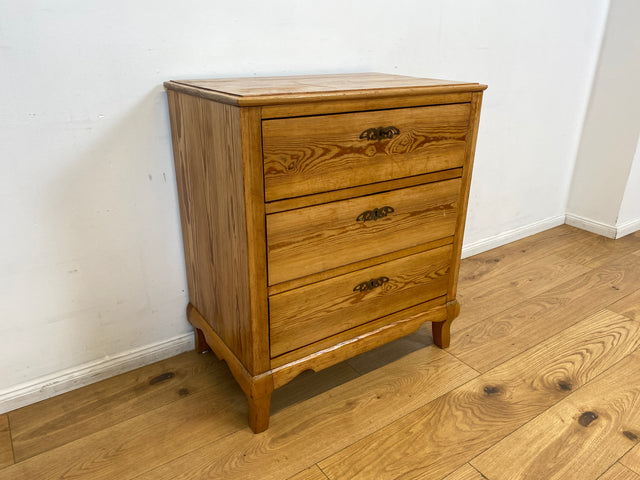 WMK I Wunderschöne kleine nordische antike Kommode aus vollem Holz mit Schubladen und Messingbeschlägen I Schrank Flur Weichholz Wäsche Bauern Landhaus Vintage Biedermeier Berlin Bielefeld Düsseldorf