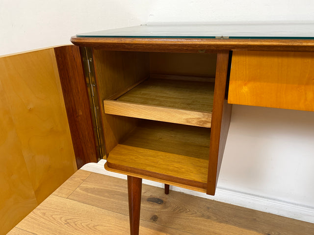 WMK Formschöner und sehr gut erhaltener kleiner Mid-Century Schminktisch von VEB Heidenau mit abnehm. Glasauflage # Frisierkommode Schreibtisch Desk Sekretär Dominia Rockabilly Vintage Retro 50er 60er