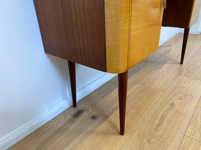 WMK Formschöner und sehr gut erhaltener kleiner Mid-Century Schminktisch von VEB Heidenau mit abnehm. Glasauflage # Frisierkommode Schreibtisch Desk Sekretär Dominia Rockabilly Vintage Retro 50er 60er