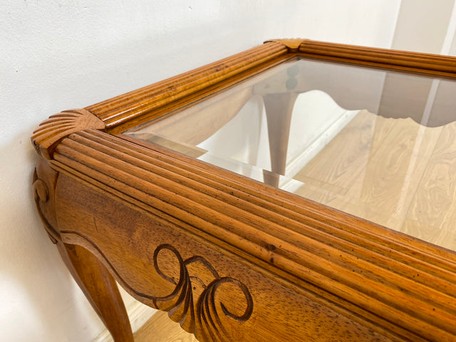 WMK # Wunderschöner, hochwertiger und sehr gut erhaltener kleiner Vintage Couchtisch in antikem Stil, massiv & handverziert # Beistelltisch Wohnzimmertisch Glastisch Coffee Table Chippendale Stilmöbel